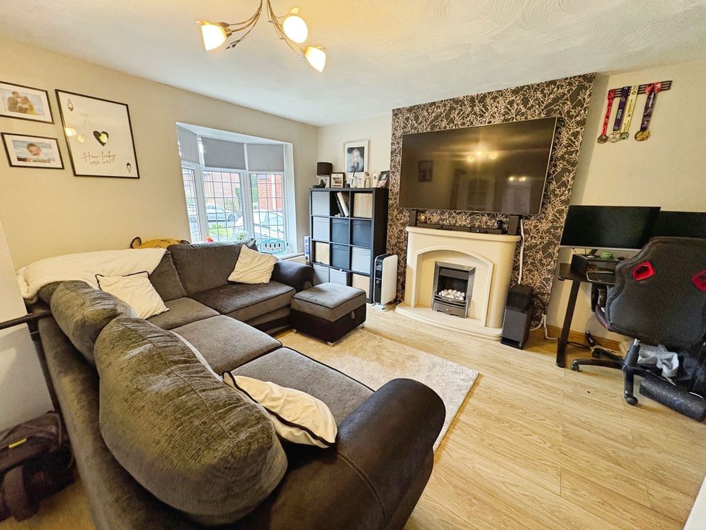 Property photo 2 of 23 Lounge