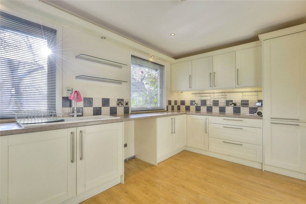 Property photo 2 of 25 Kitchen