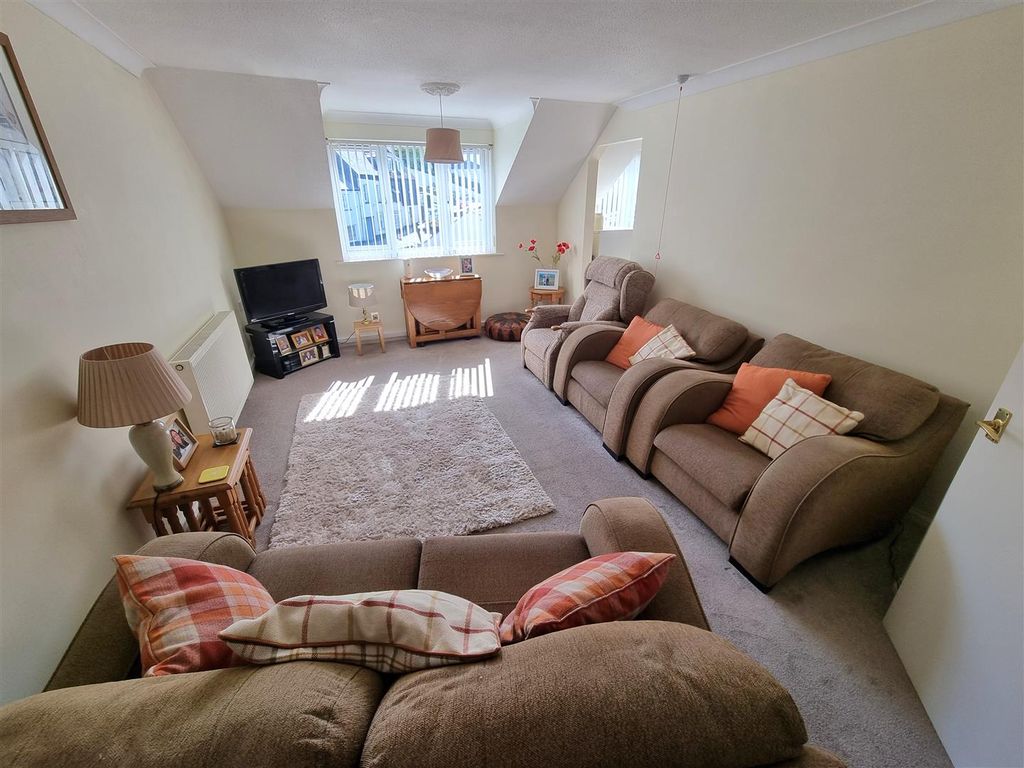 Additional image 7 of 2 bed flat for saleWestgate Mews, Launceston PL15