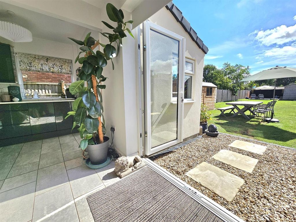 Property photo 3 of 14