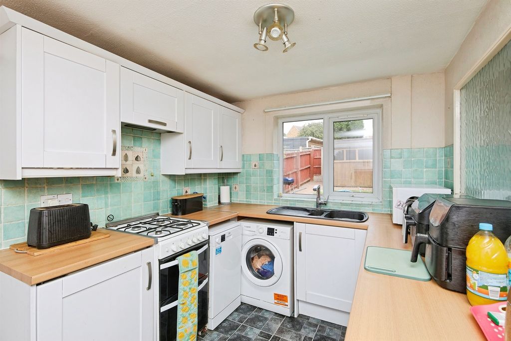 Property photo 2 of 16