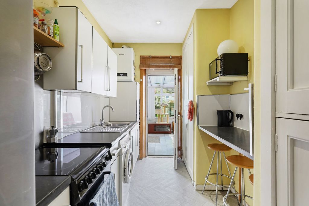 Property photo 3 of 14 Kitchen
