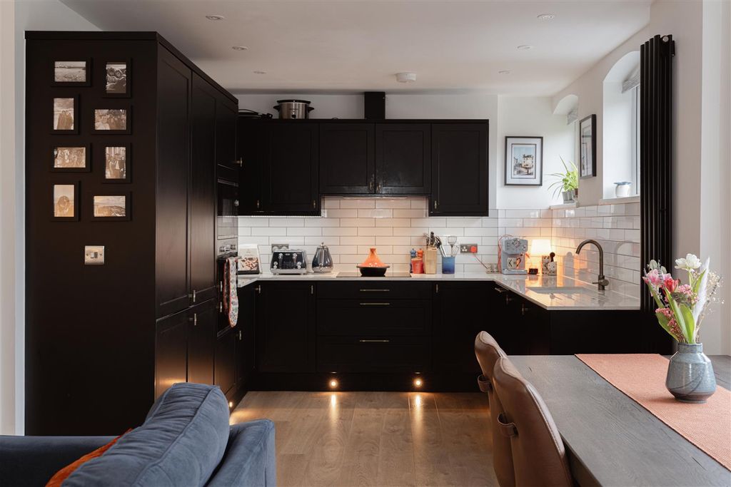 Property photo 2 of 12 2.Jpg