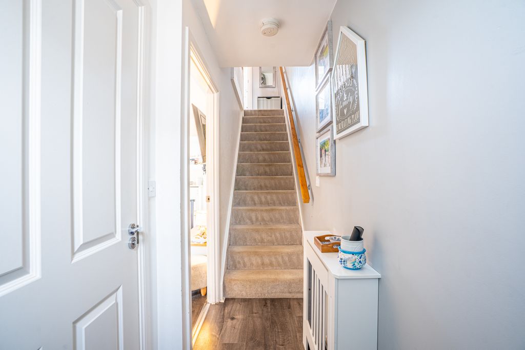 Property photo 3 of 29 20Greenfielddrive4