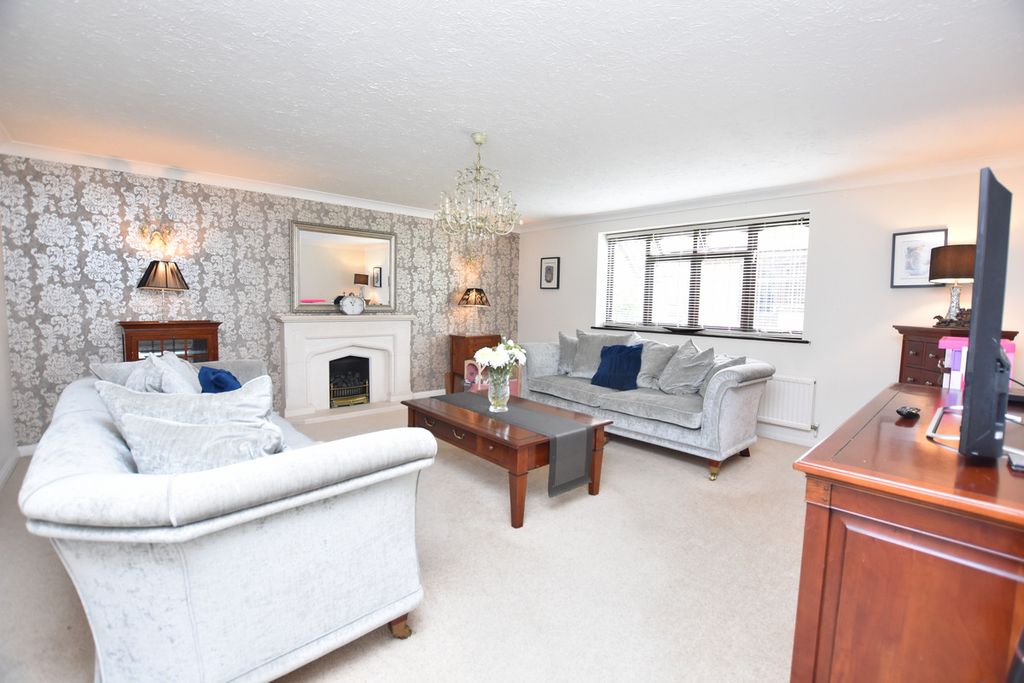 Property photo 2 of 24