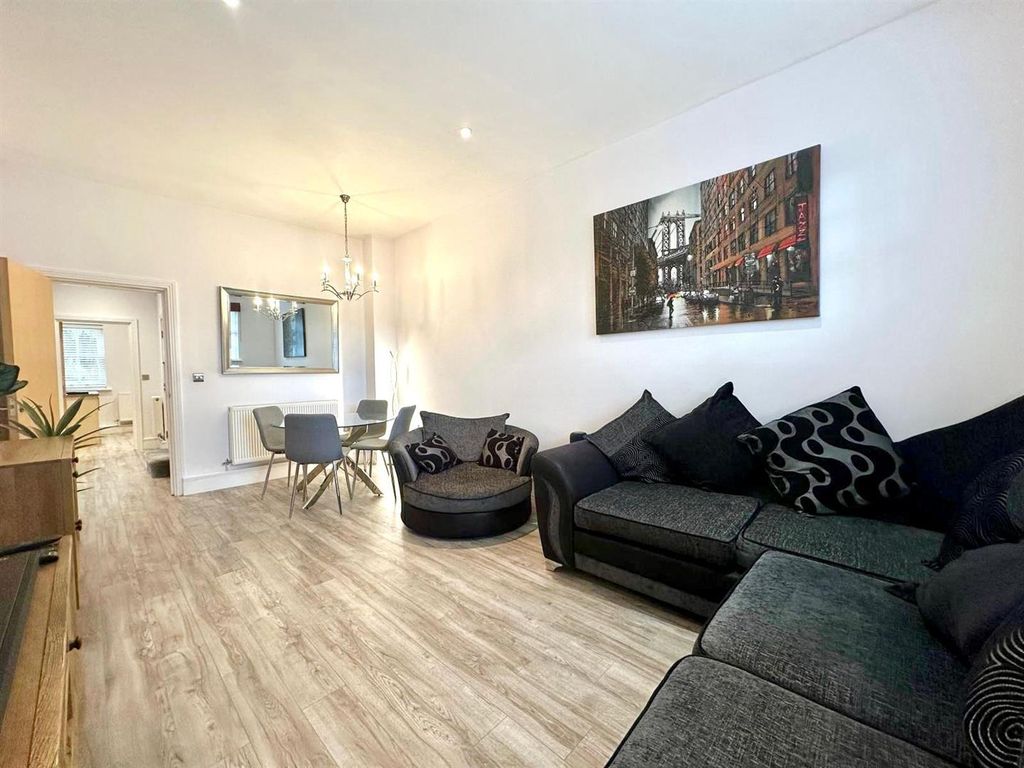 Property photo 3 of 17 Whatsapp Image 2025-11-04 At 14.21.49_F468d0E0.Jpg