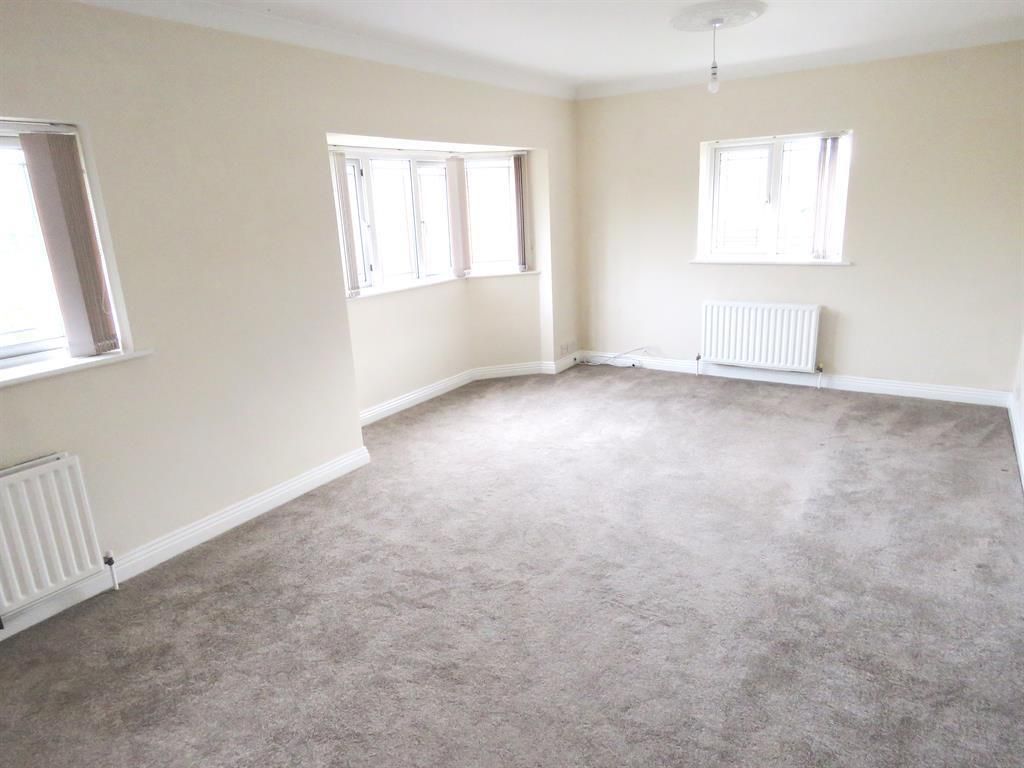 Property photo 2 of 12 Lounge Dining Room