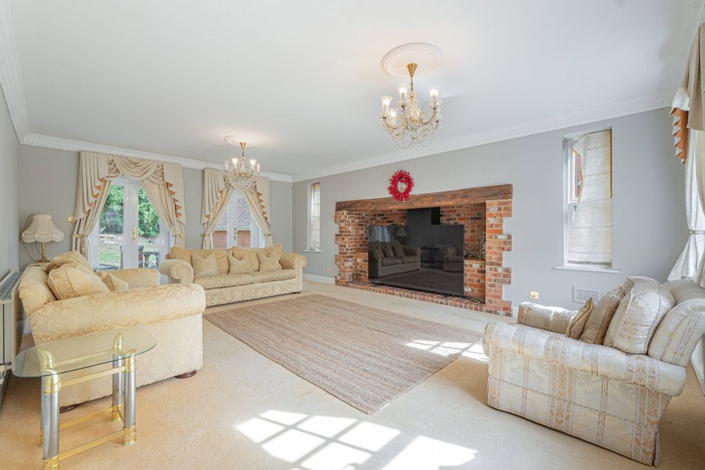 Property photo 3 of 51