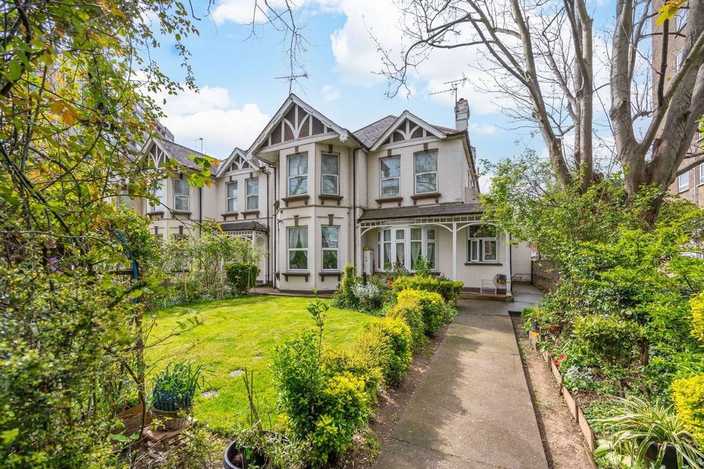Property photo 1 of 8
