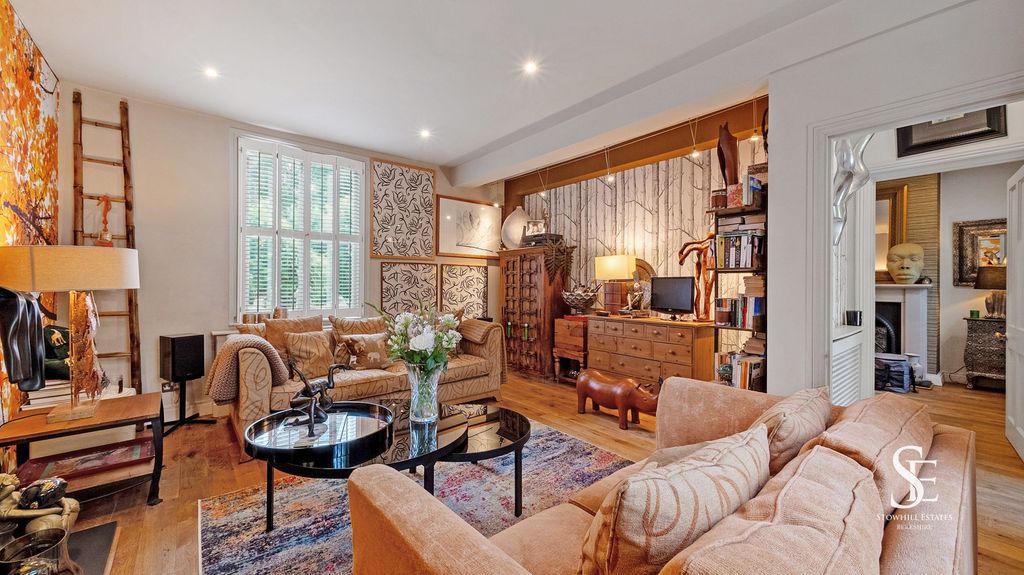 Property photo 3 of 38 Sitting Room / Snug