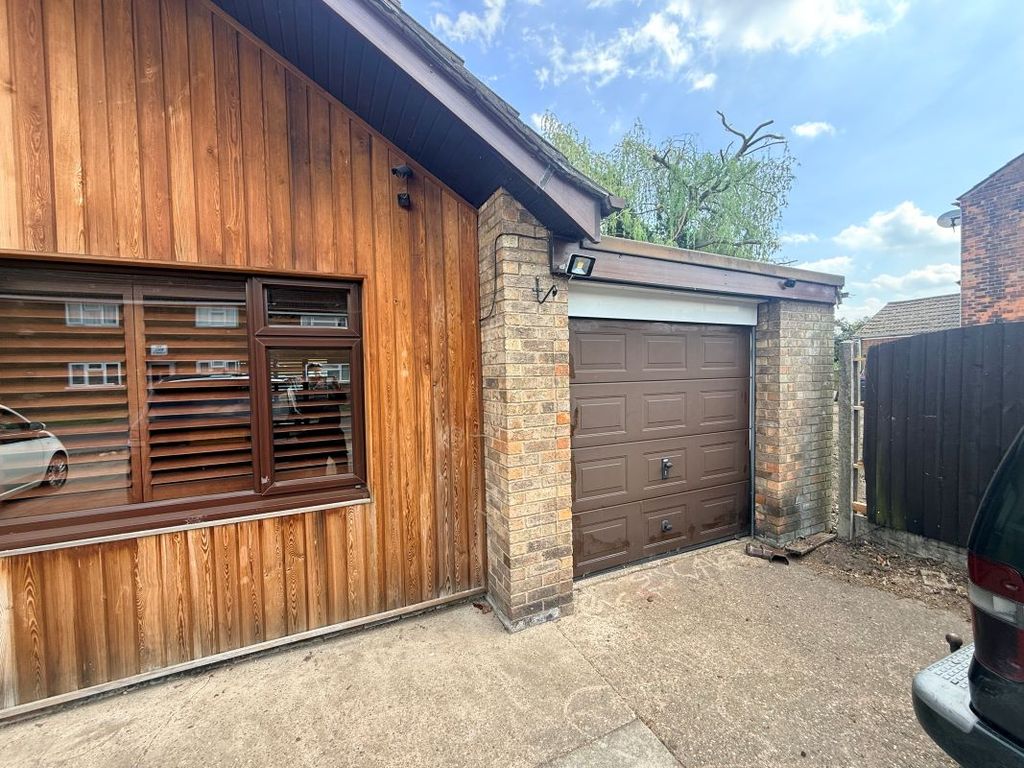 Property photo 2 of 43