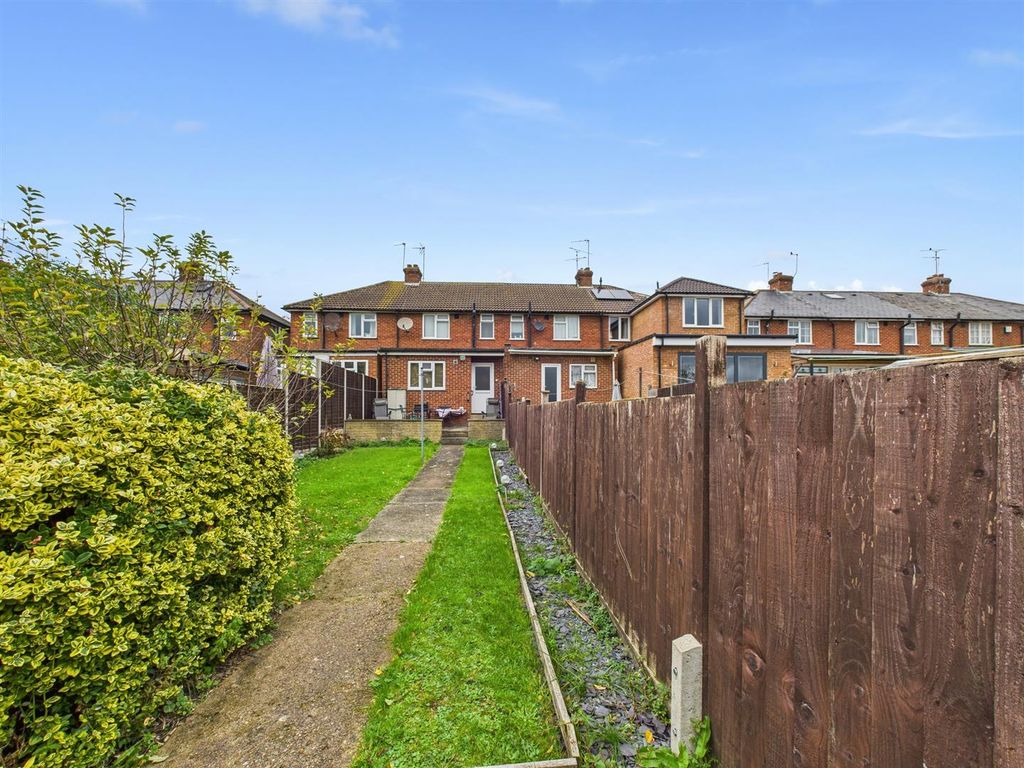 Property photo 2 of 12 Cam02435G0-Pr0073-Still005.Jpg