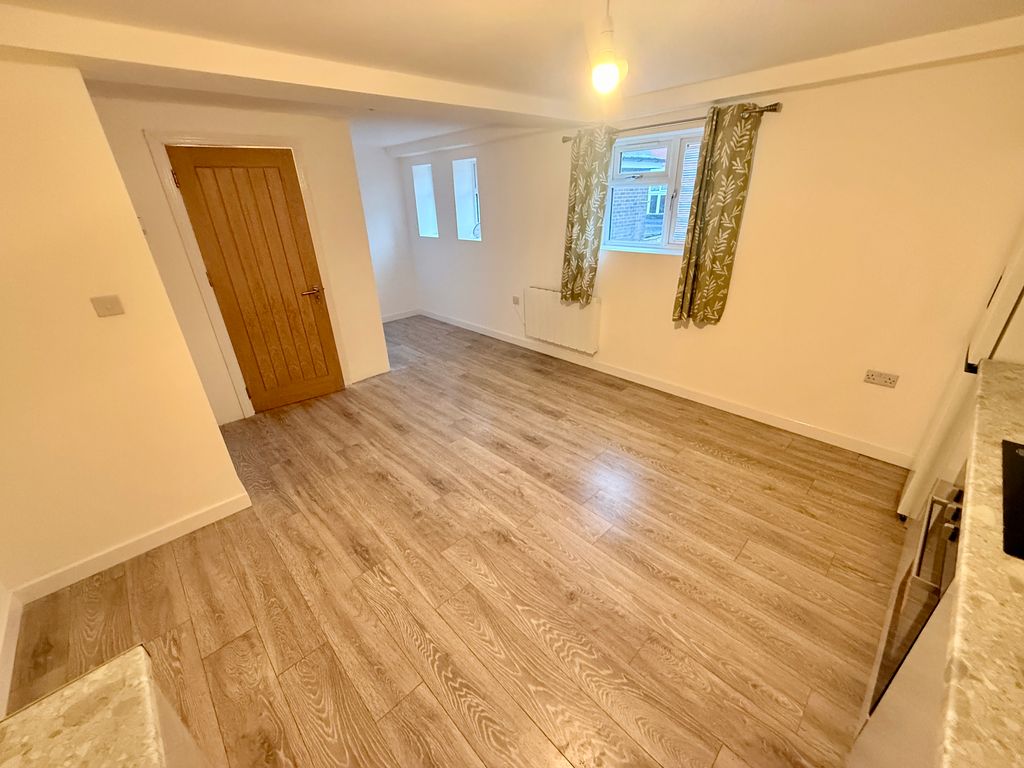 Property photo 2 of 15 Image