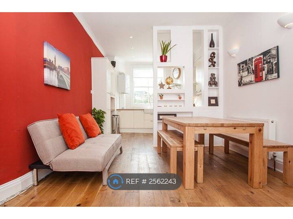Property photo 1 of 12 Lounge