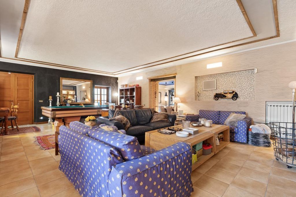 Property photo 3 of 28