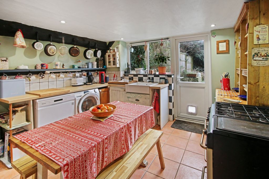 Property photo 2 of 32