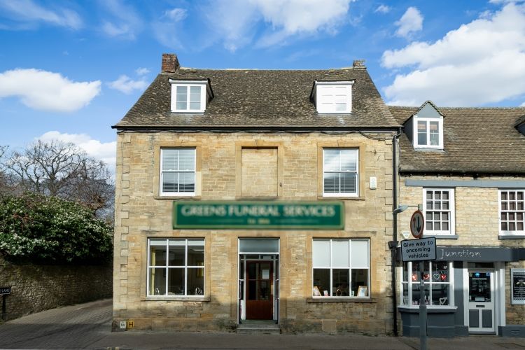 Property photo 1 of 9 215892