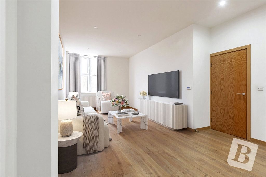 Property photo 3 of 19 Picture No. 24