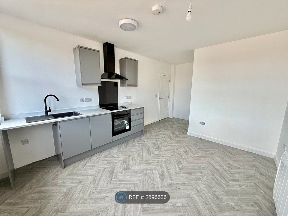 Property photo 2 of 11 Flat 9