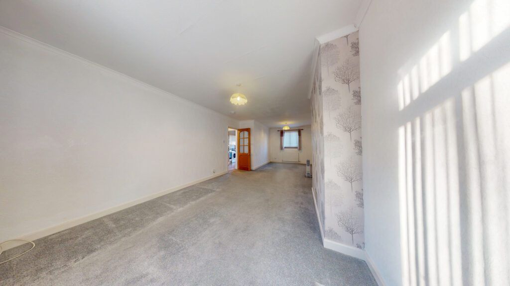 Property photo 2 of 25