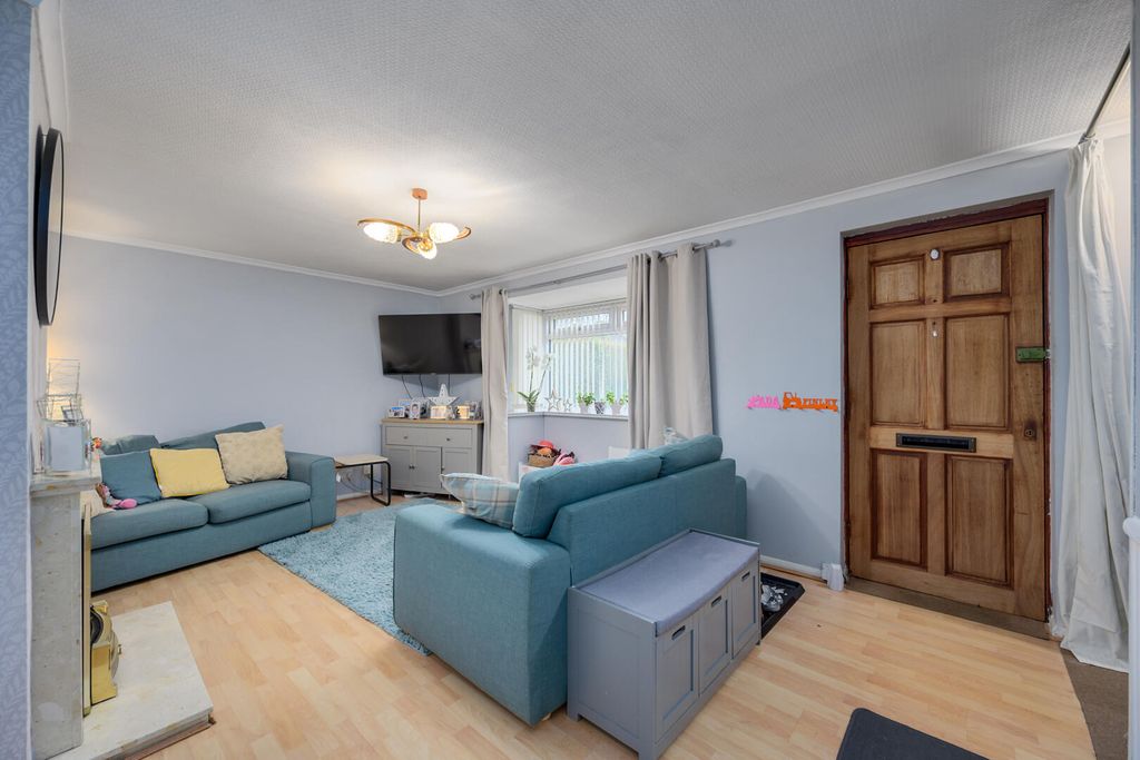 Property photo 2 of 18 Living Room