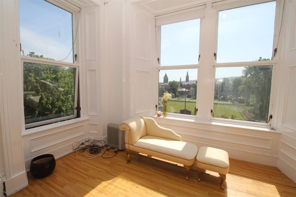 Additional image 23 of 4 bed flat for saleArdgowan Square, Greenock PA16