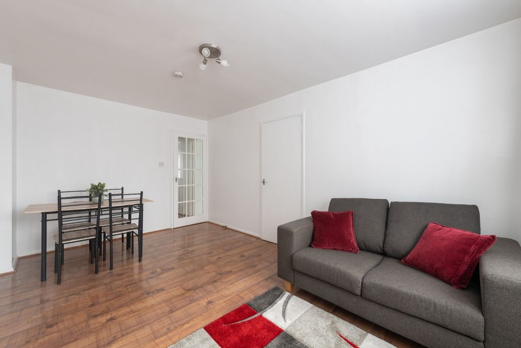 Property photo 3 of 10 4846143