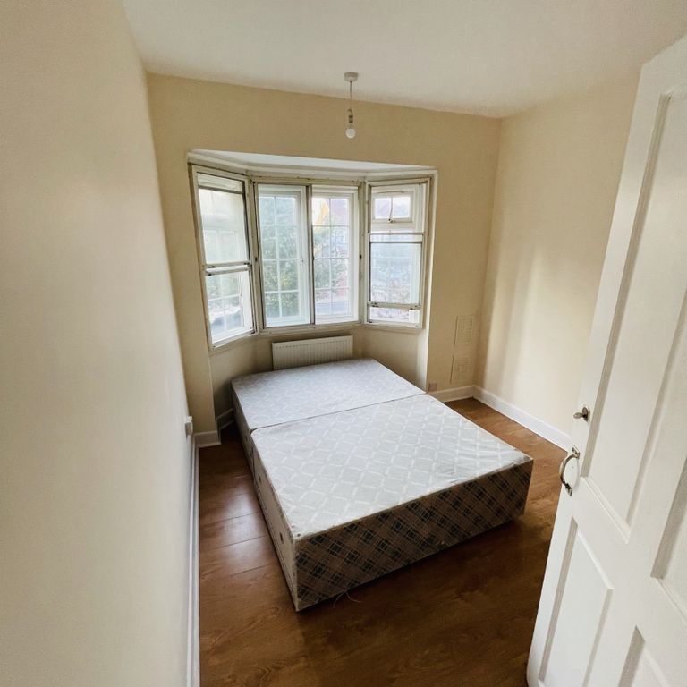 Property photo 3 of 6 Gallery
