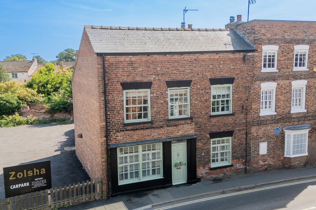 Property photo 1 of 35