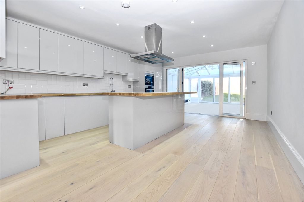 Property photo 3 of 17 Picture No. 06