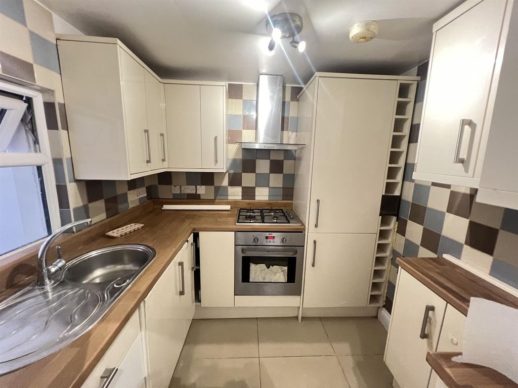 Property photo 2 of 9 Gallery