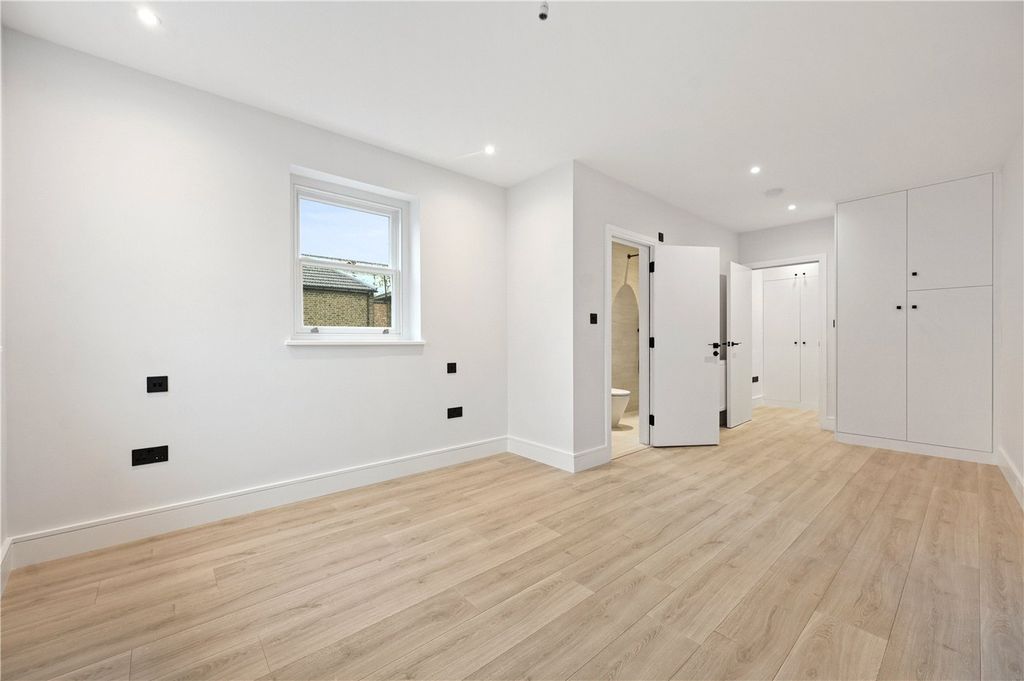 Property photo 3 of 7 Picture No. 08