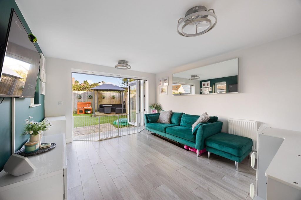 Property photo 3 of 19