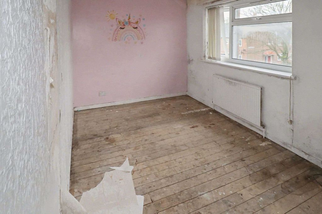 Property photo 3 of 15 22 Derwent Road, Middleton, Manchester, M24 5Lp