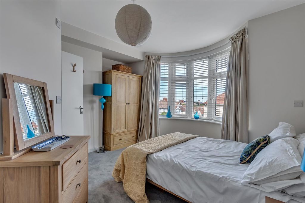 Property photo 1 of 14 Room 1