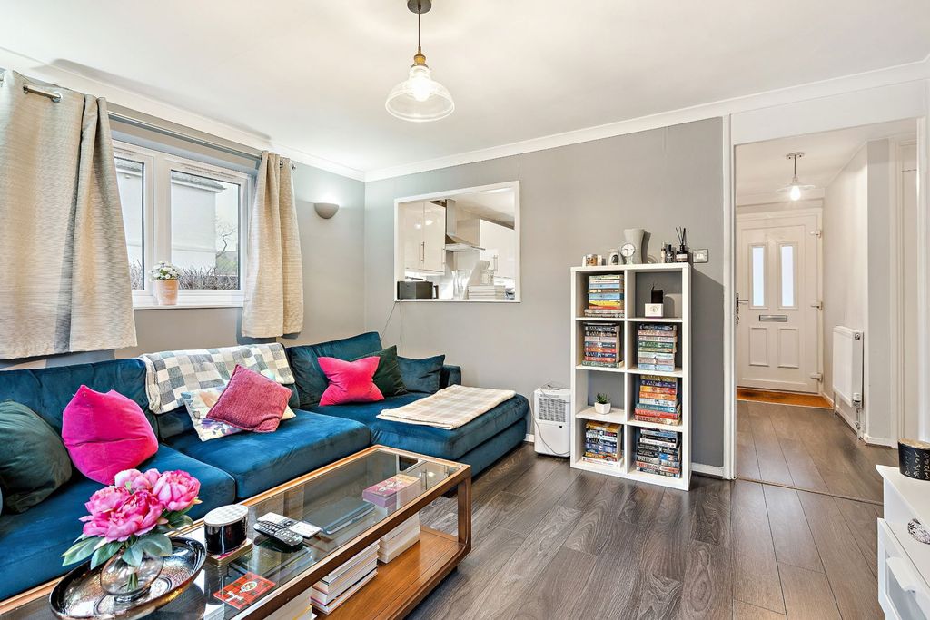 Property photo 3 of 11