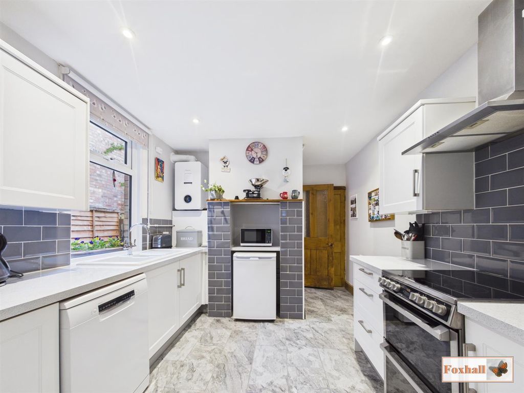 Property photo 3 of 36 Kitchen