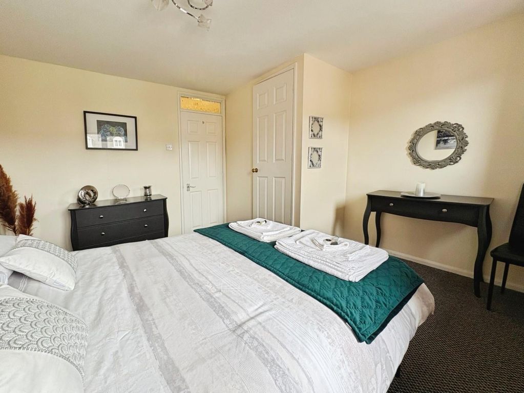 Property photo 3 of 18 Bedroom One