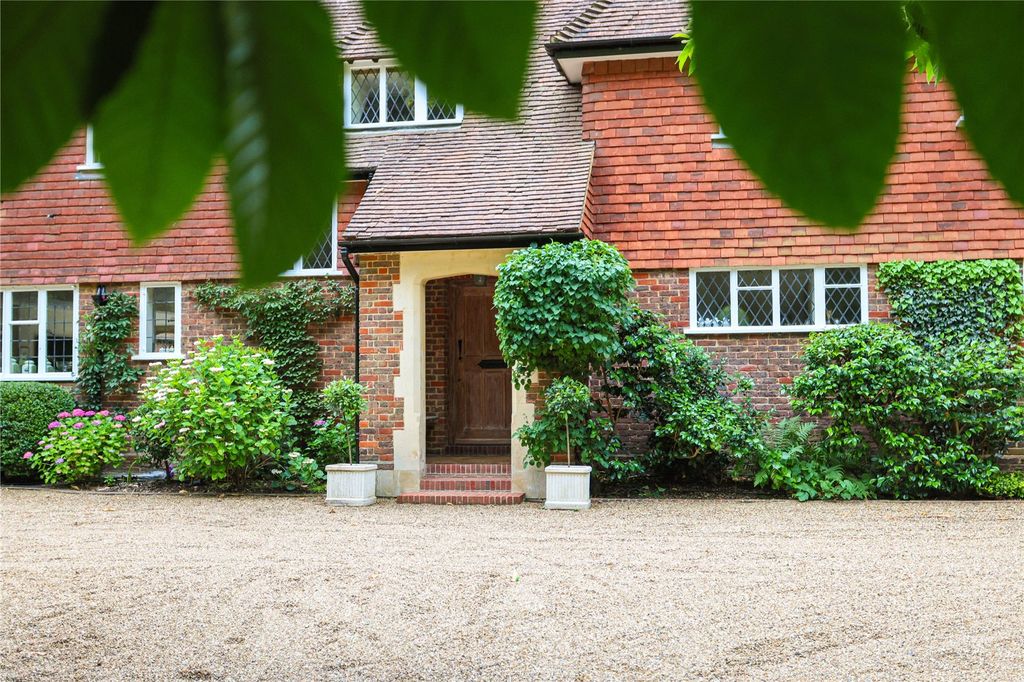 Property photo 2 of 34 Entrance