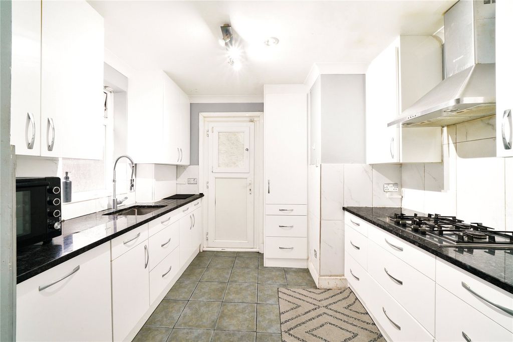Property photo 2 of 16 Picture No. 08
