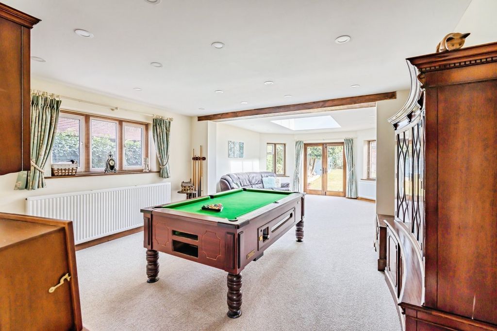 Property photo 2 of 35