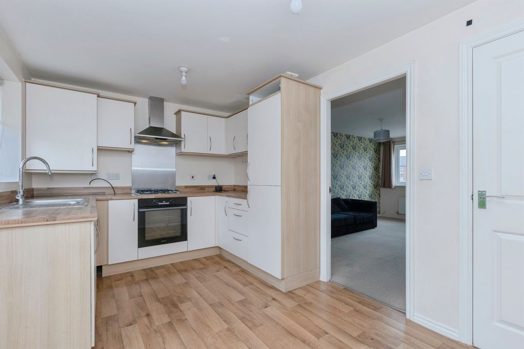 Property photo 3 of 20