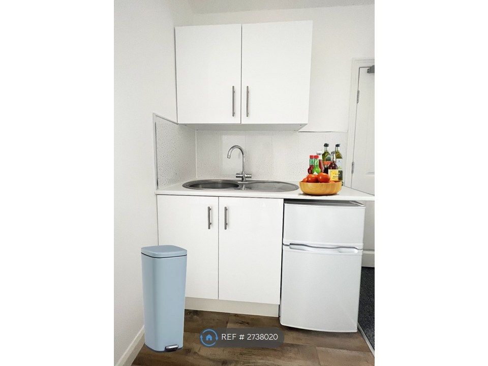 Property photo 3 of 8 Sink And Storage