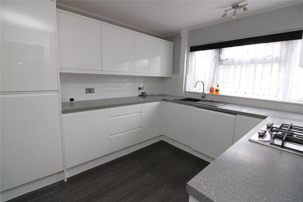 Property photo 2 of 15 Picture No. 11