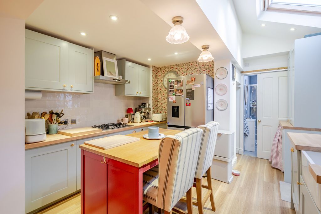 Property photo 2 of 12