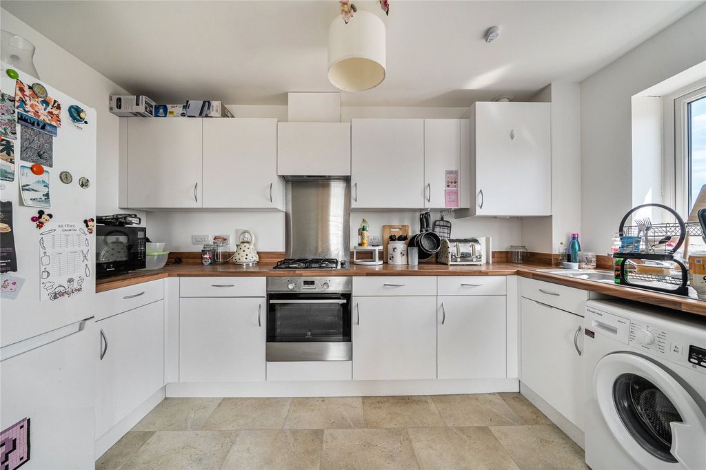 Property photo 2 of 16 Kitchen