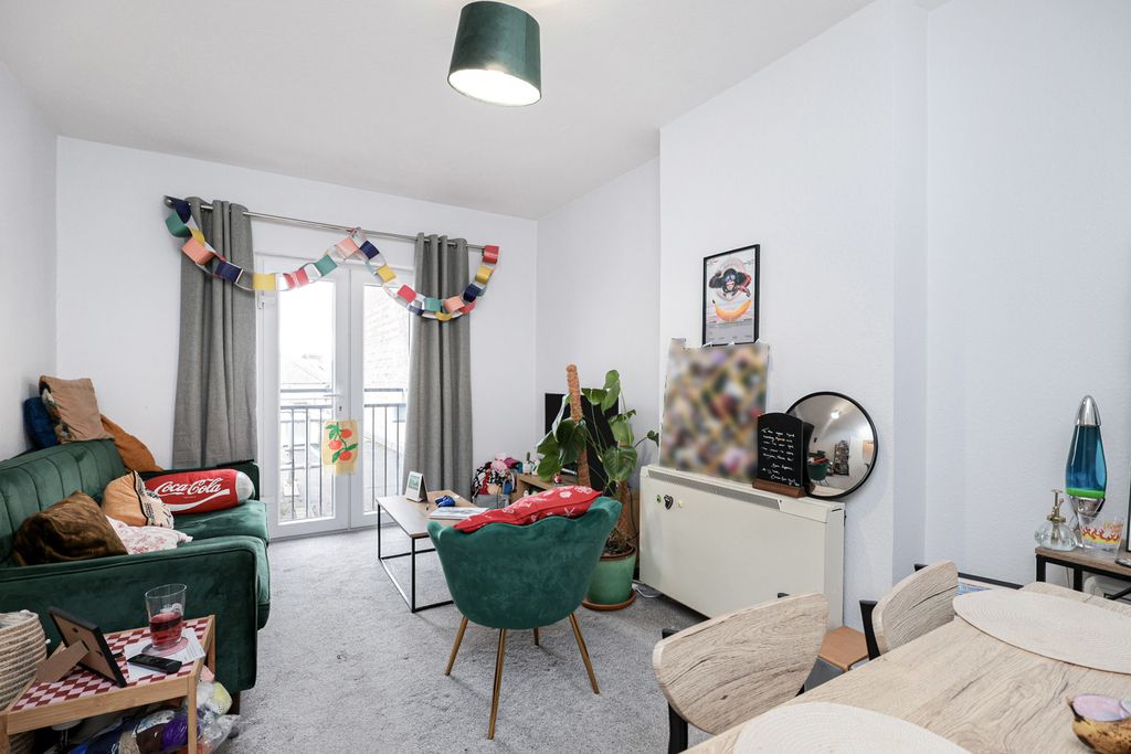 Property photo 2 of 11 Pbox-Img.Jpg