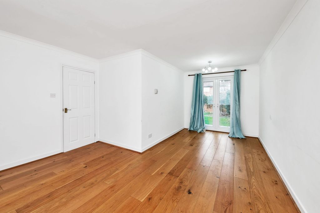 Property photo 3 of 13