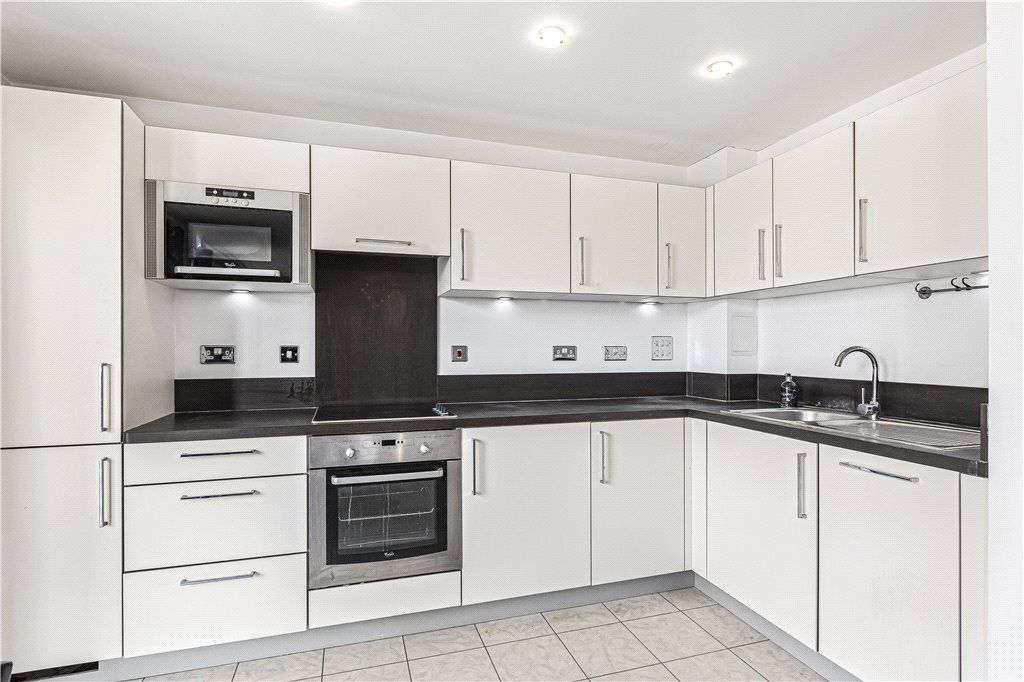 Property photo 3 of 14 Kitchen