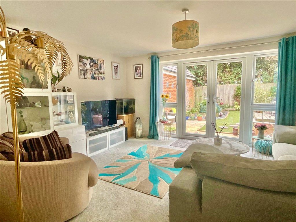 Property photo 1 of 14 Lounge